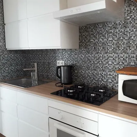 Center Guia 2 Houses With Common Yard 아파트